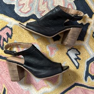 Seychelles Black Leather Sandals